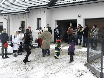 Pustków:  Wodzenie niedźwiedzia